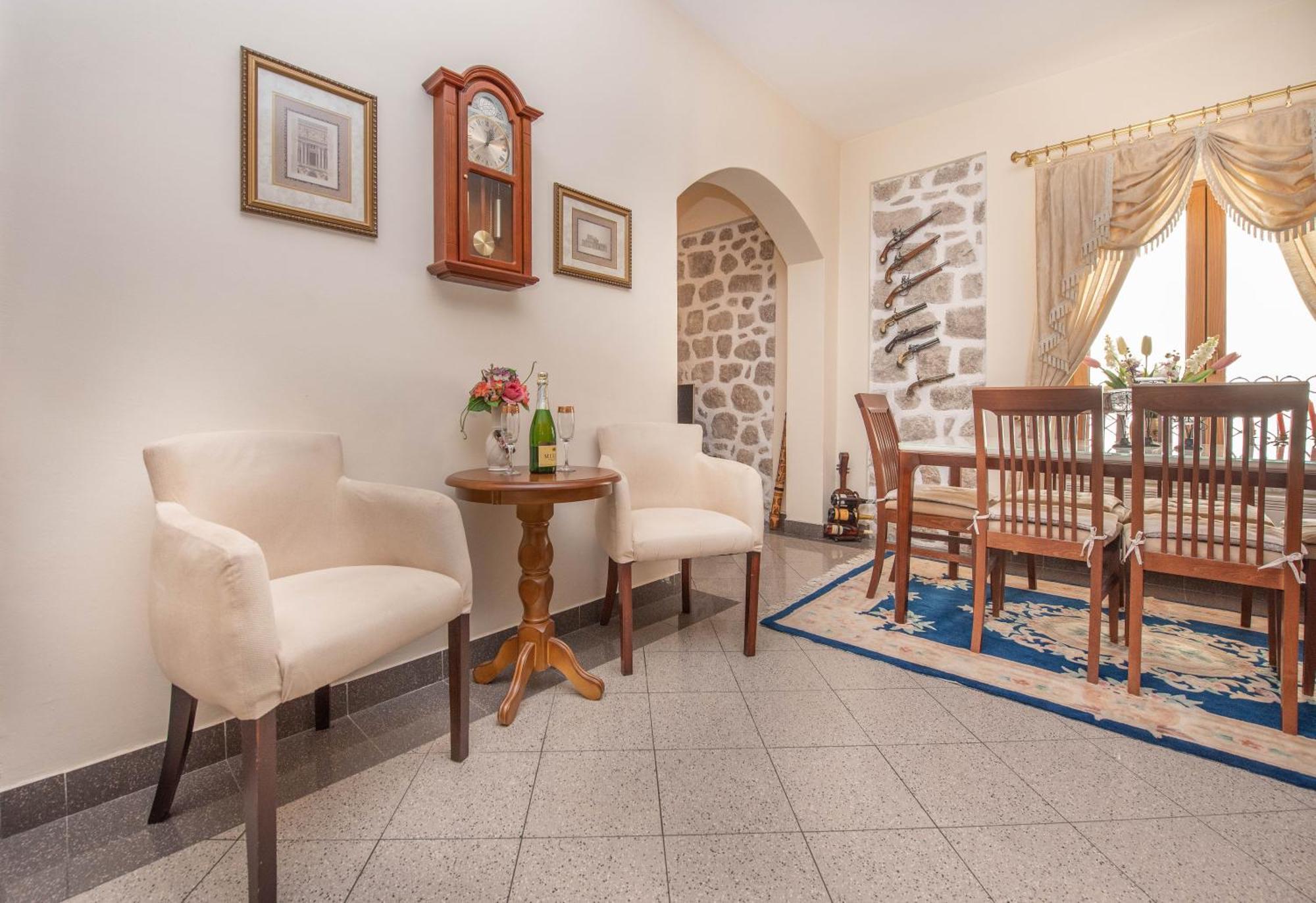 S&P City Center Apartments Kotor Eksteriør bilde