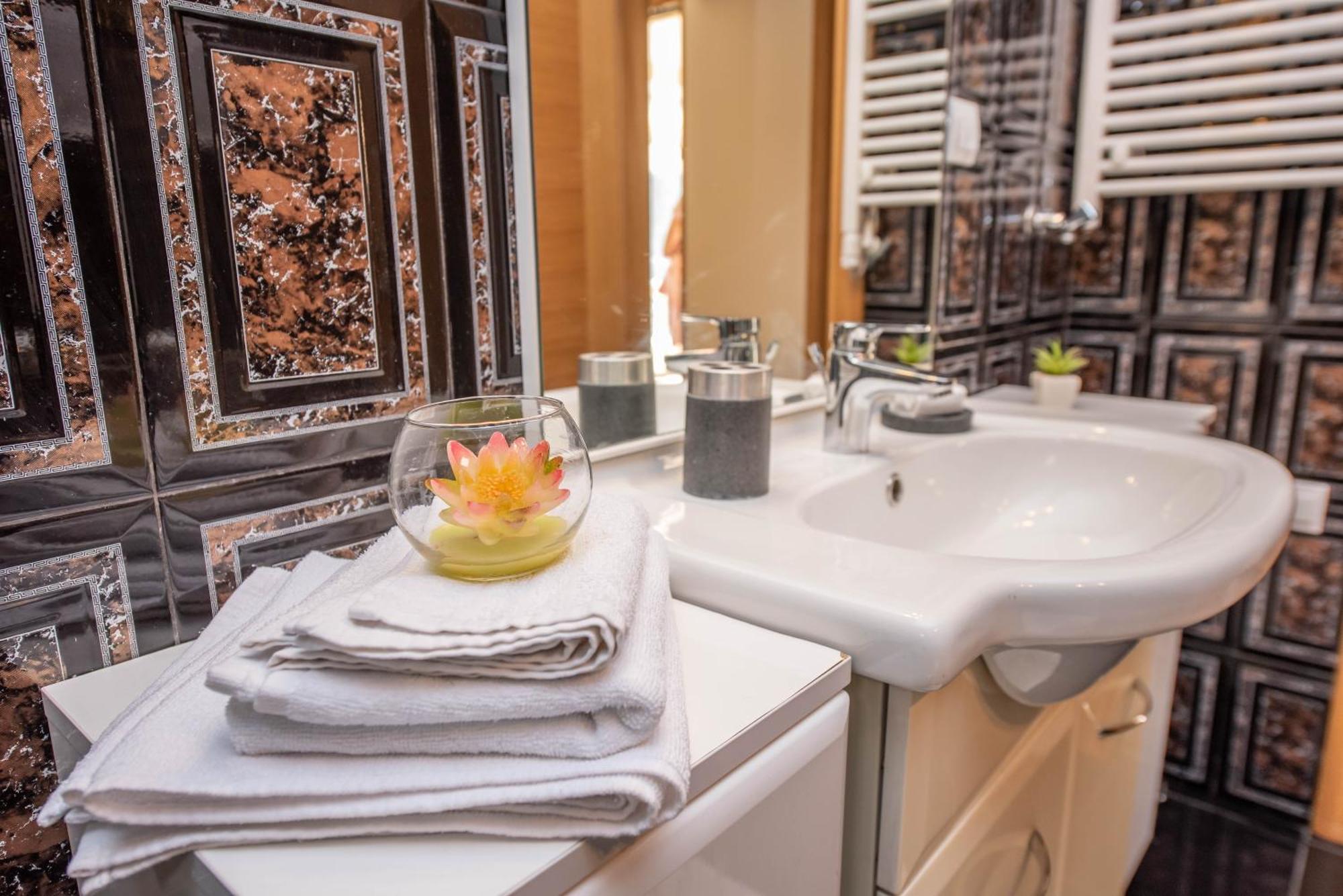 S&P City Center Apartments Kotor Eksteriør bilde
